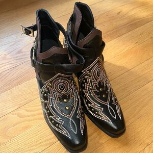Amazing condition cowgirl boots